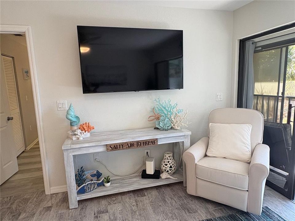 En Venta: $230,000 (2 camas, 2 baños, 950 Pies cuadrados)