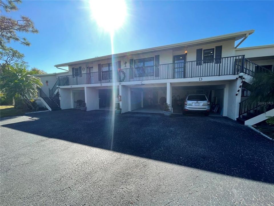 En Venta: $230,000 (2 camas, 2 baños, 950 Pies cuadrados)