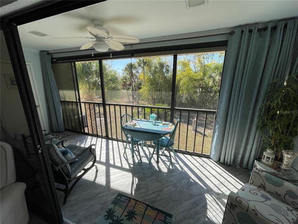 En Venta: $230,000 (2 camas, 2 baños, 950 Pies cuadrados)