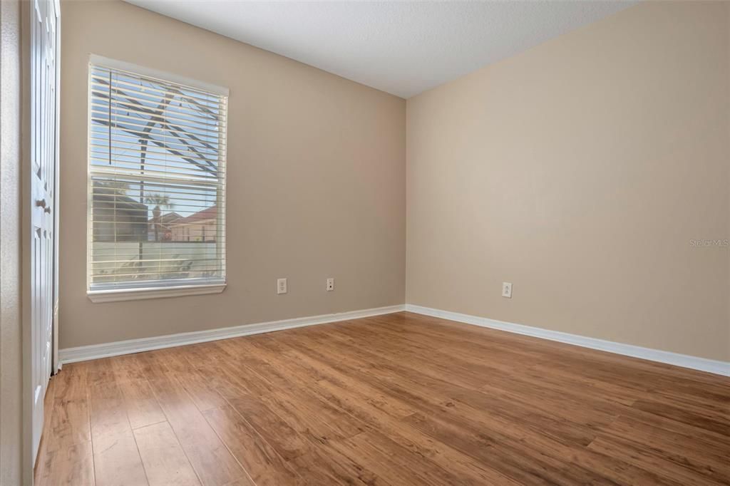 出租: $2,500 (4 贝兹, 2 浴室, 1940 平方英尺)