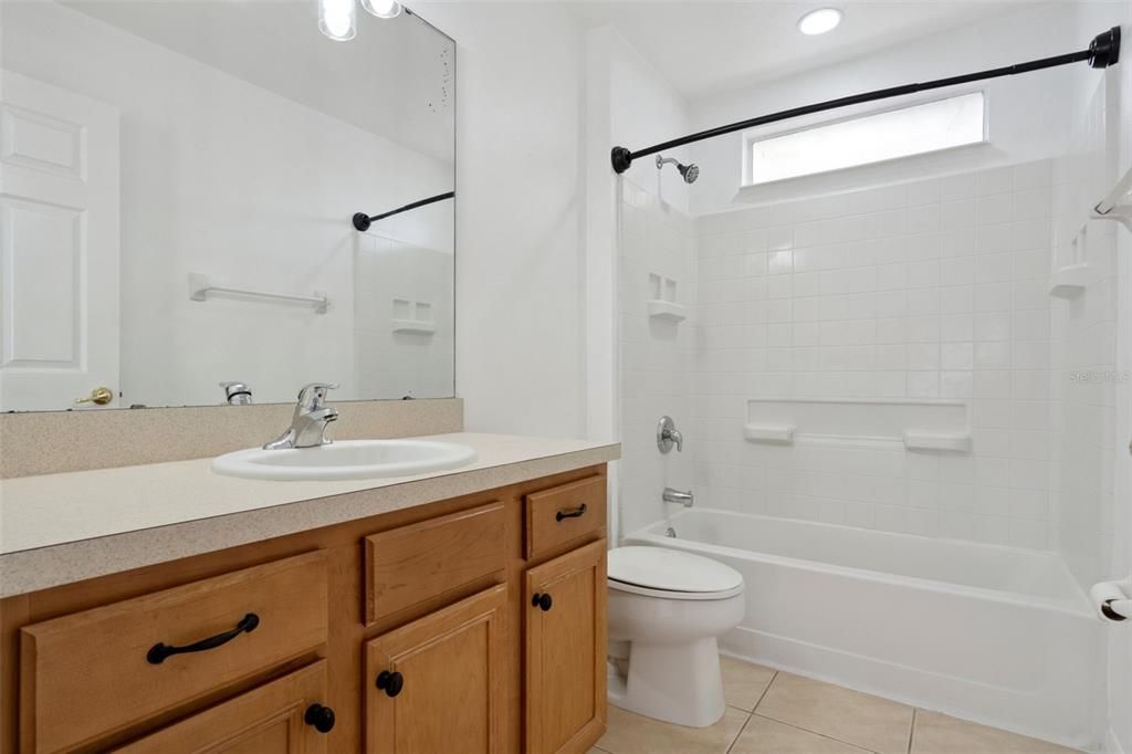 出租: $2,500 (4 贝兹, 2 浴室, 1940 平方英尺)