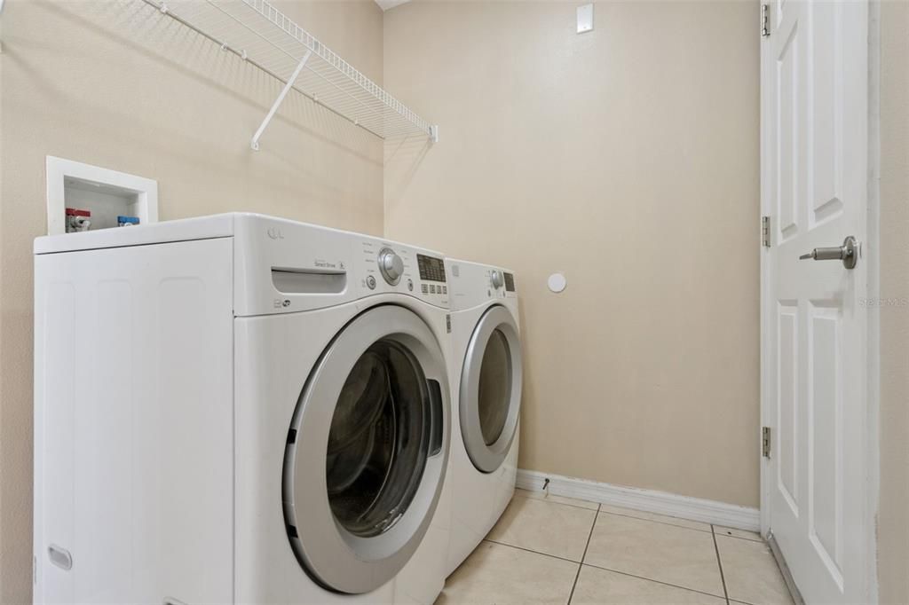 出租: $2,500 (4 贝兹, 2 浴室, 1940 平方英尺)