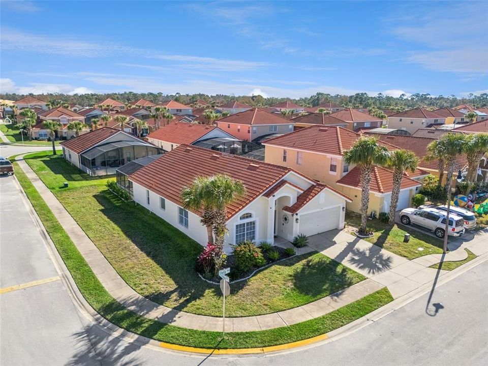 出租: $2,500 (4 贝兹, 2 浴室, 1940 平方英尺)