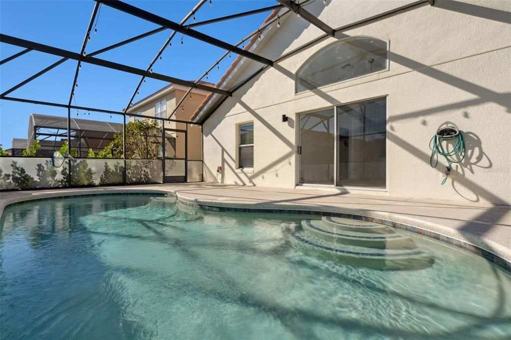 出租: $2,500 (4 贝兹, 2 浴室, 1940 平方英尺)