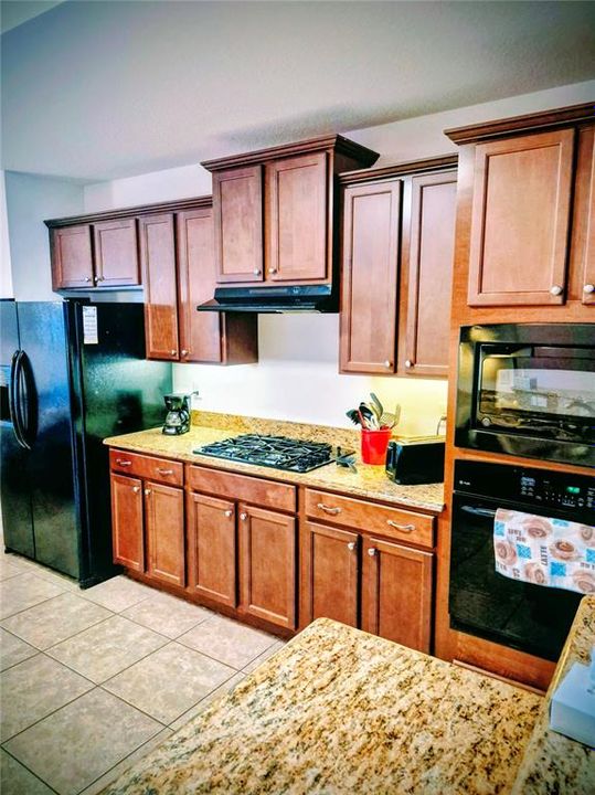 For Sale: $329,000 (3 beds, 2 baths, 1599 Square Feet)