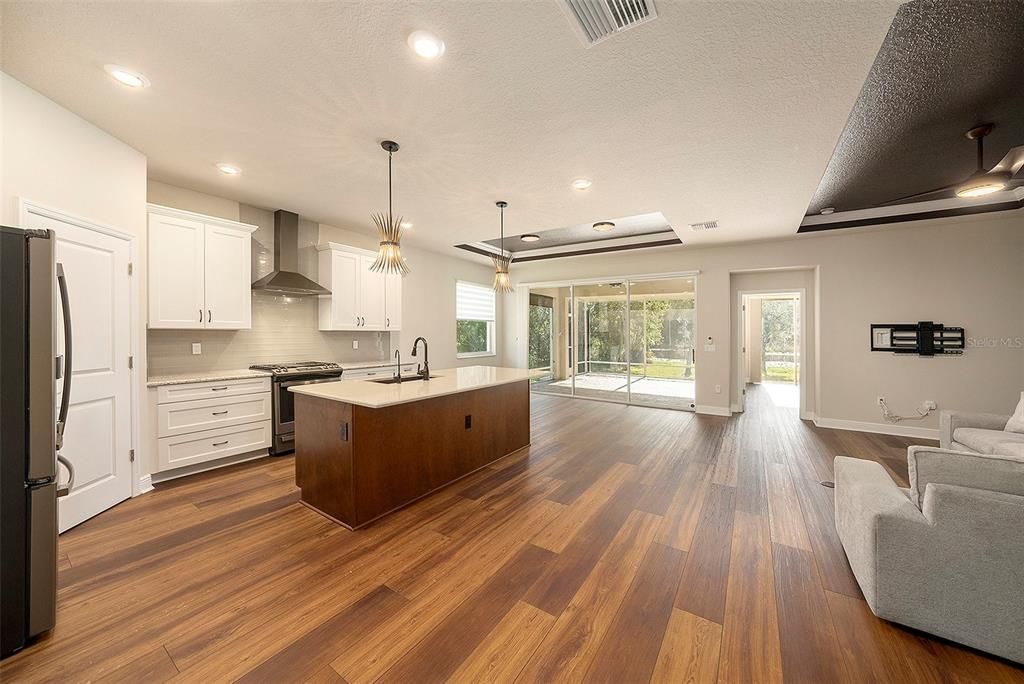 En Venta: $539,900 (3 camas, 2 baños, 2050 Pies cuadrados)