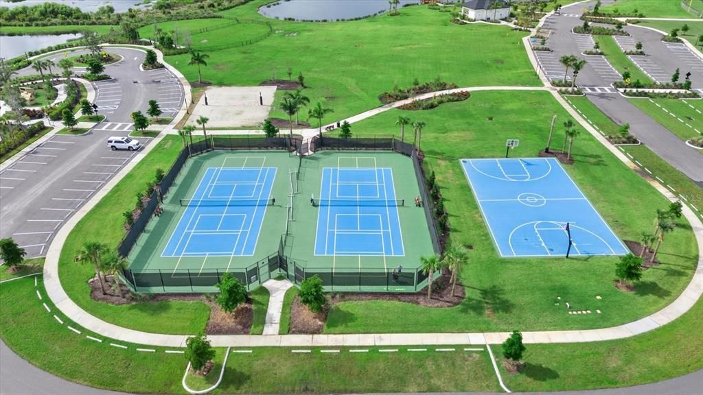 For Sale: $755,000 (3 beds, 3 baths, 2405 Square Feet)