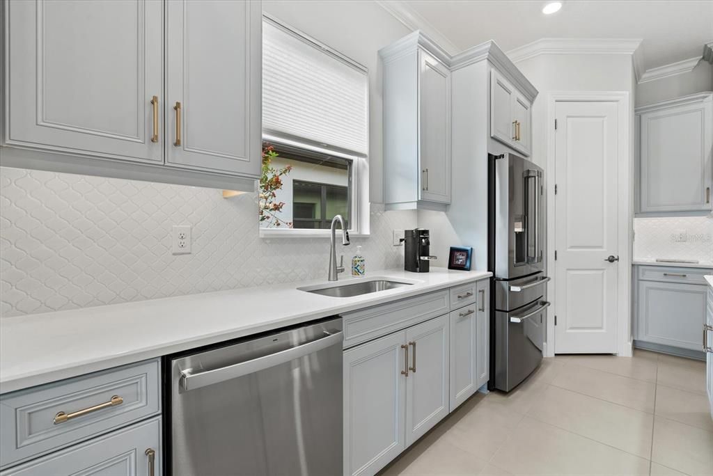 For Sale: $755,000 (3 beds, 3 baths, 2405 Square Feet)