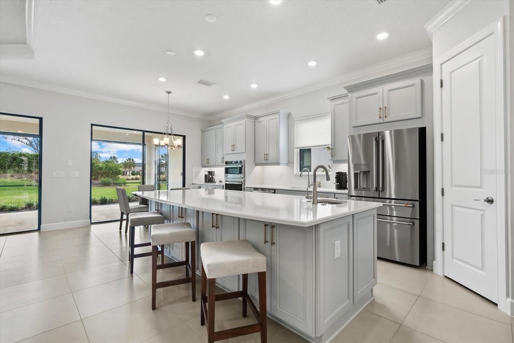 For Sale: $755,000 (3 beds, 3 baths, 2405 Square Feet)