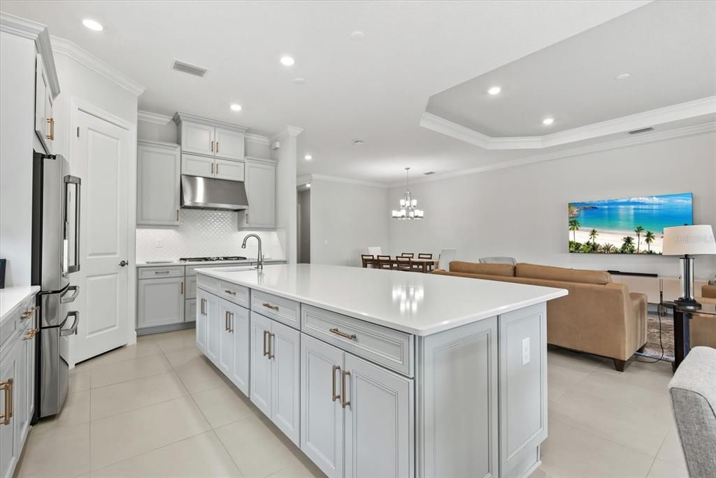 For Sale: $755,000 (3 beds, 3 baths, 2405 Square Feet)