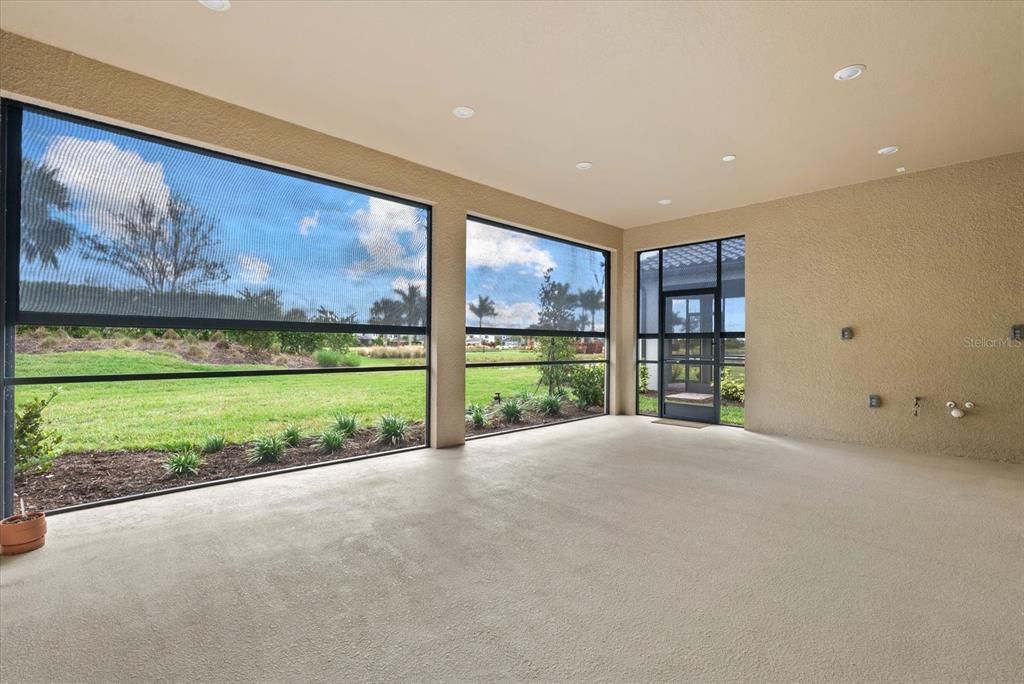 For Sale: $755,000 (3 beds, 3 baths, 2405 Square Feet)