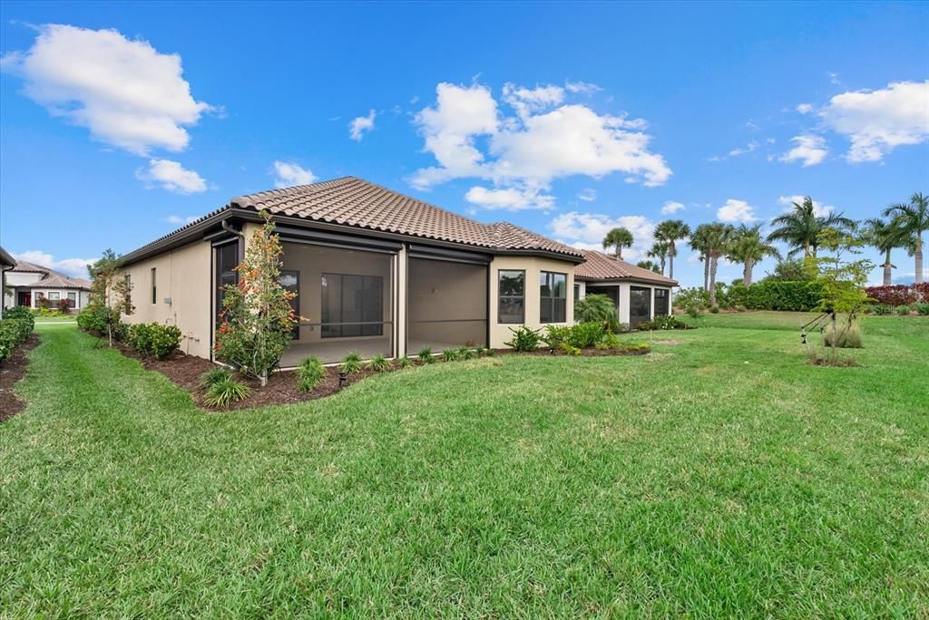 For Sale: $755,000 (3 beds, 3 baths, 2405 Square Feet)