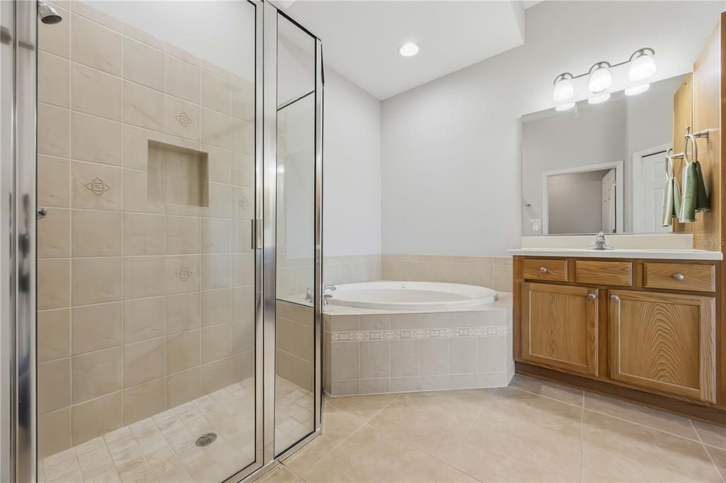 For Sale: $599,000 (4 beds, 3 baths, 2733 Square Feet)