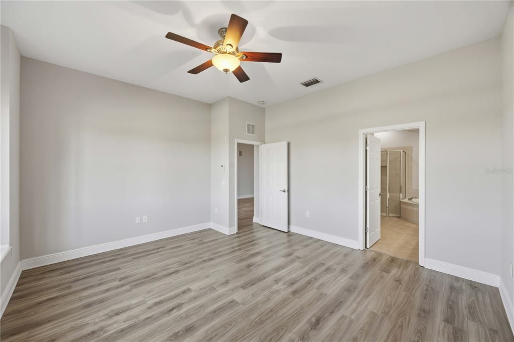 For Sale: $599,000 (4 beds, 3 baths, 2733 Square Feet)