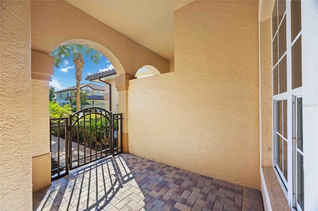 For Sale: $599,000 (4 beds, 3 baths, 2733 Square Feet)