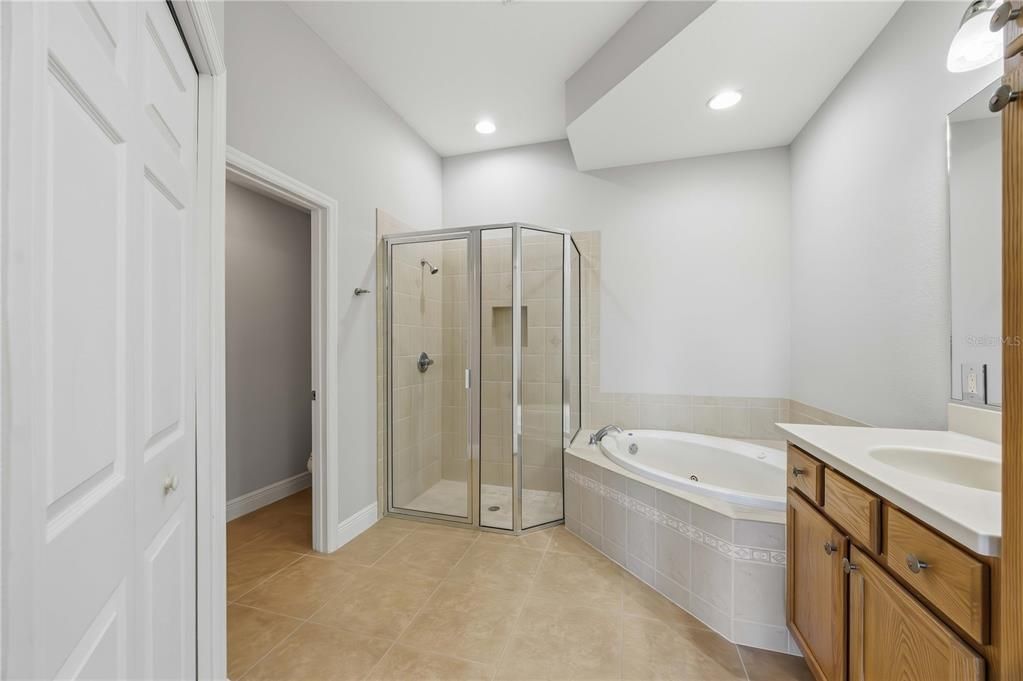 For Sale: $599,000 (4 beds, 3 baths, 2733 Square Feet)