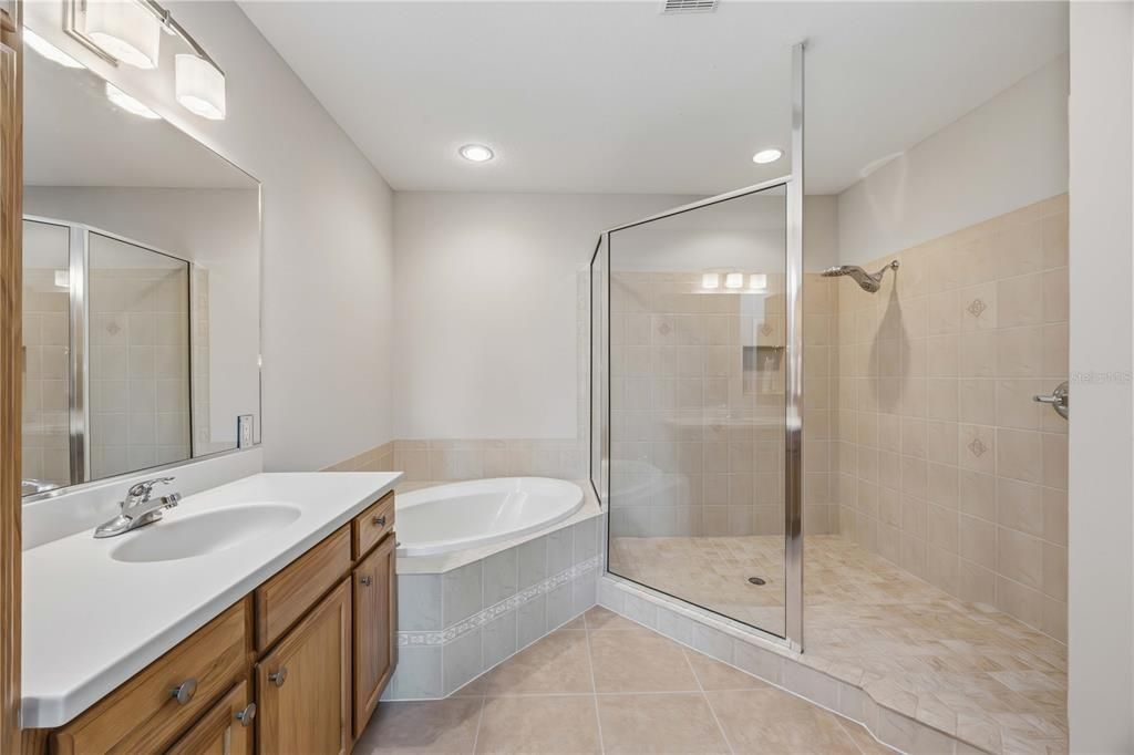 For Sale: $599,000 (4 beds, 3 baths, 2733 Square Feet)