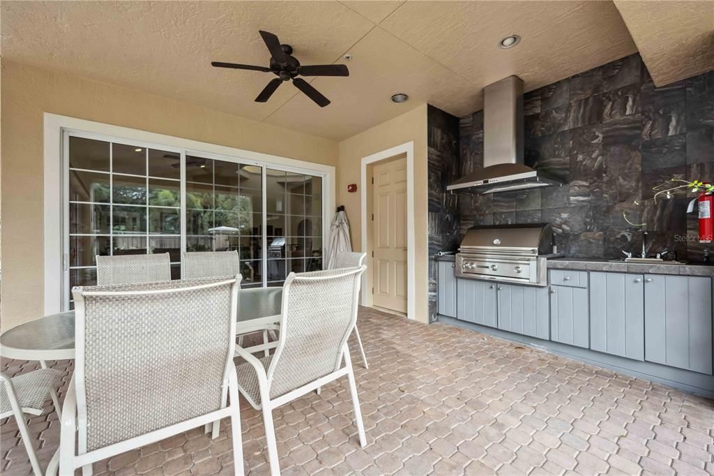 For Sale: $599,000 (4 beds, 3 baths, 2733 Square Feet)