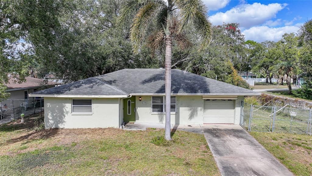 待售: $159,900 (2 贝兹, 1 浴室, 912 平方英尺)