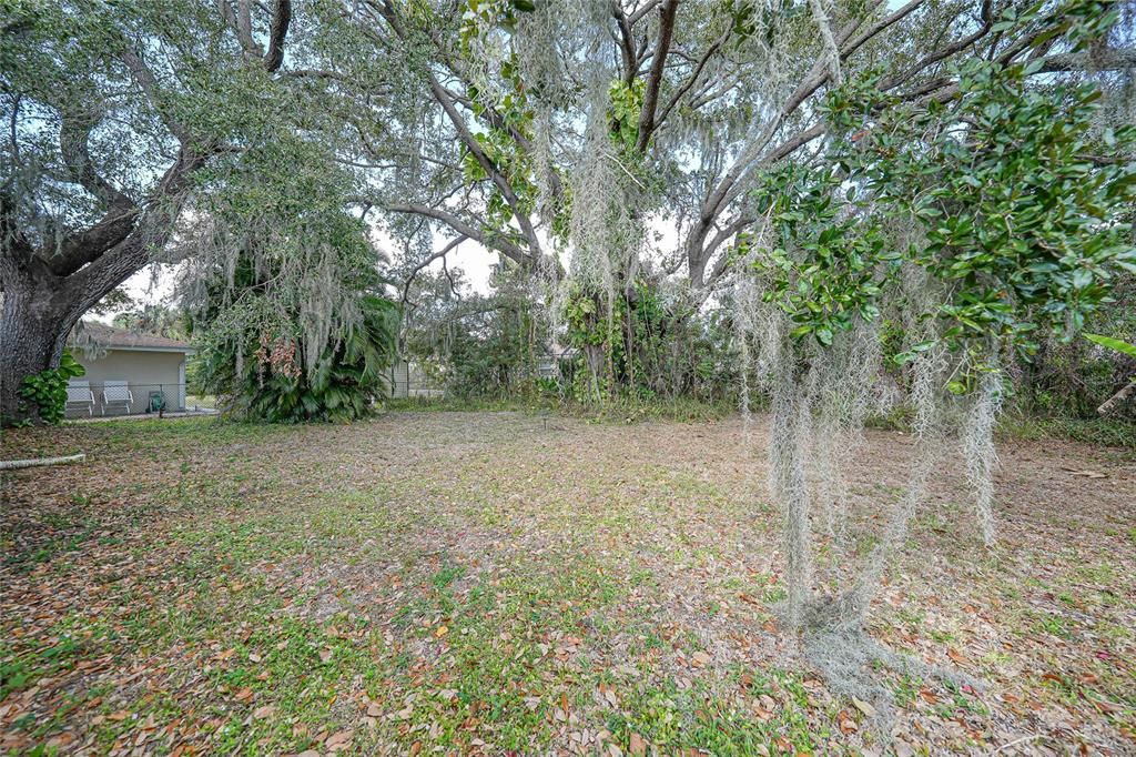 待售: $159,900 (2 贝兹, 1 浴室, 912 平方英尺)