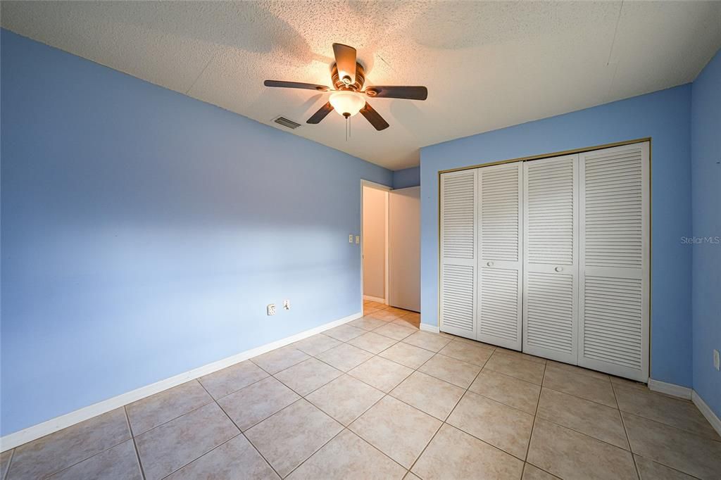 待售: $159,900 (2 贝兹, 1 浴室, 912 平方英尺)