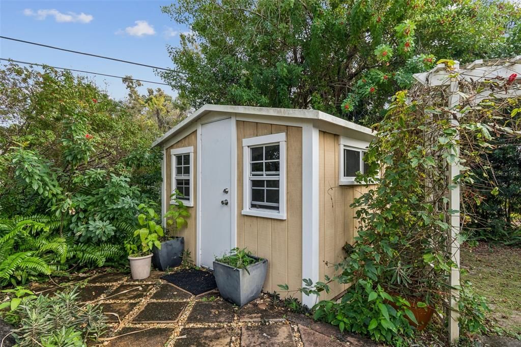 For Sale: $379,900 (2 beds, 2 baths, 1226 Square Feet)