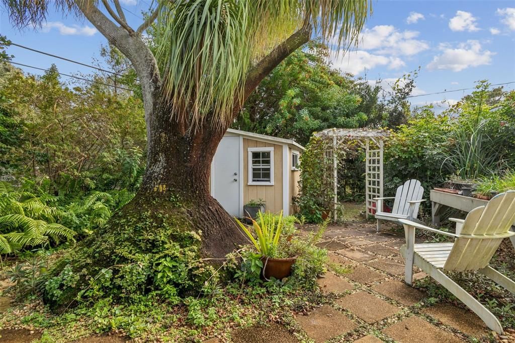 For Sale: $379,900 (2 beds, 2 baths, 1226 Square Feet)