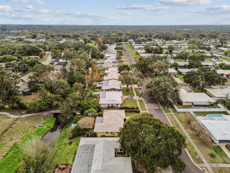 For Sale: $379,900 (2 beds, 2 baths, 1226 Square Feet)