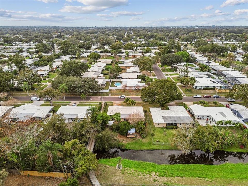 For Sale: $379,900 (2 beds, 2 baths, 1226 Square Feet)