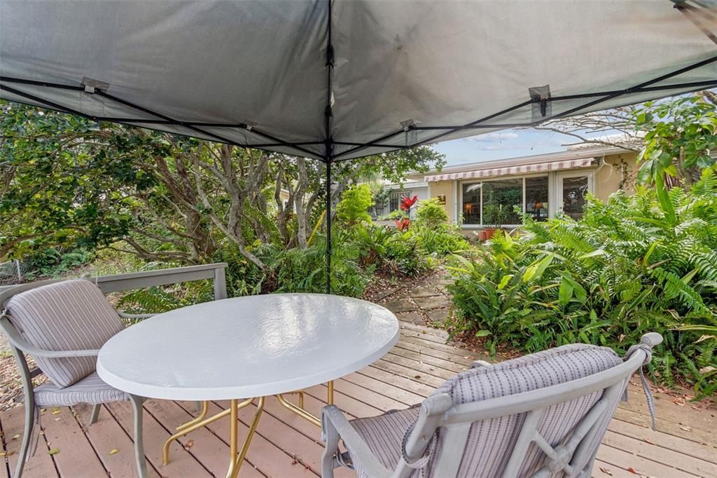 For Sale: $379,900 (2 beds, 2 baths, 1226 Square Feet)