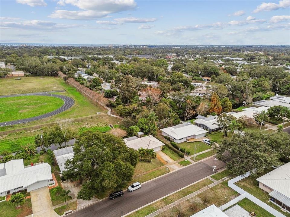 For Sale: $379,900 (2 beds, 2 baths, 1226 Square Feet)