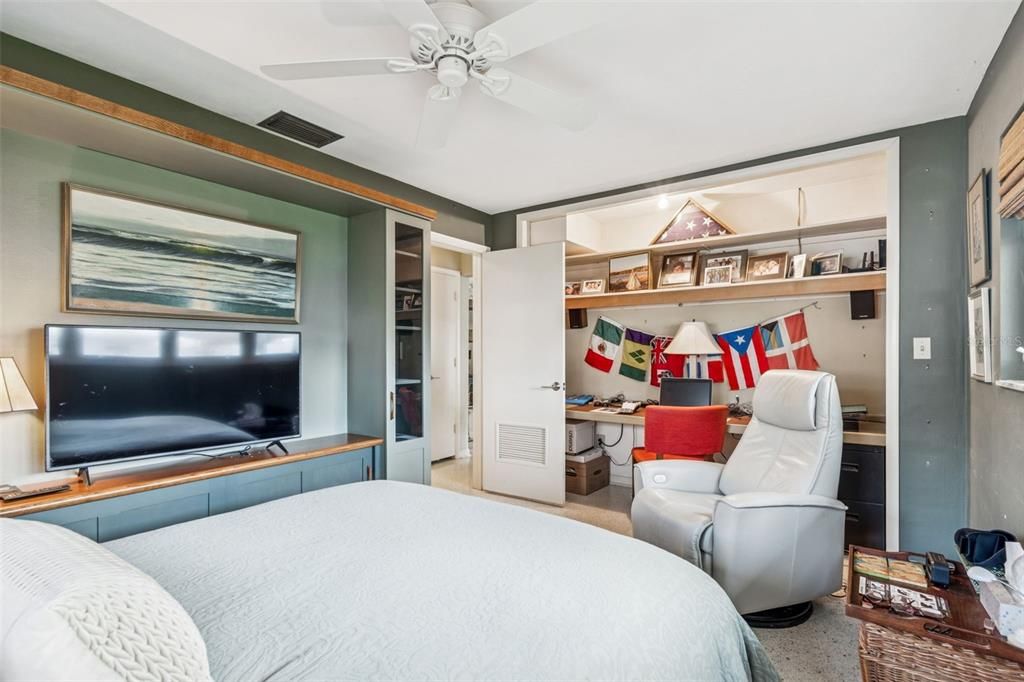 For Sale: $379,900 (2 beds, 2 baths, 1226 Square Feet)