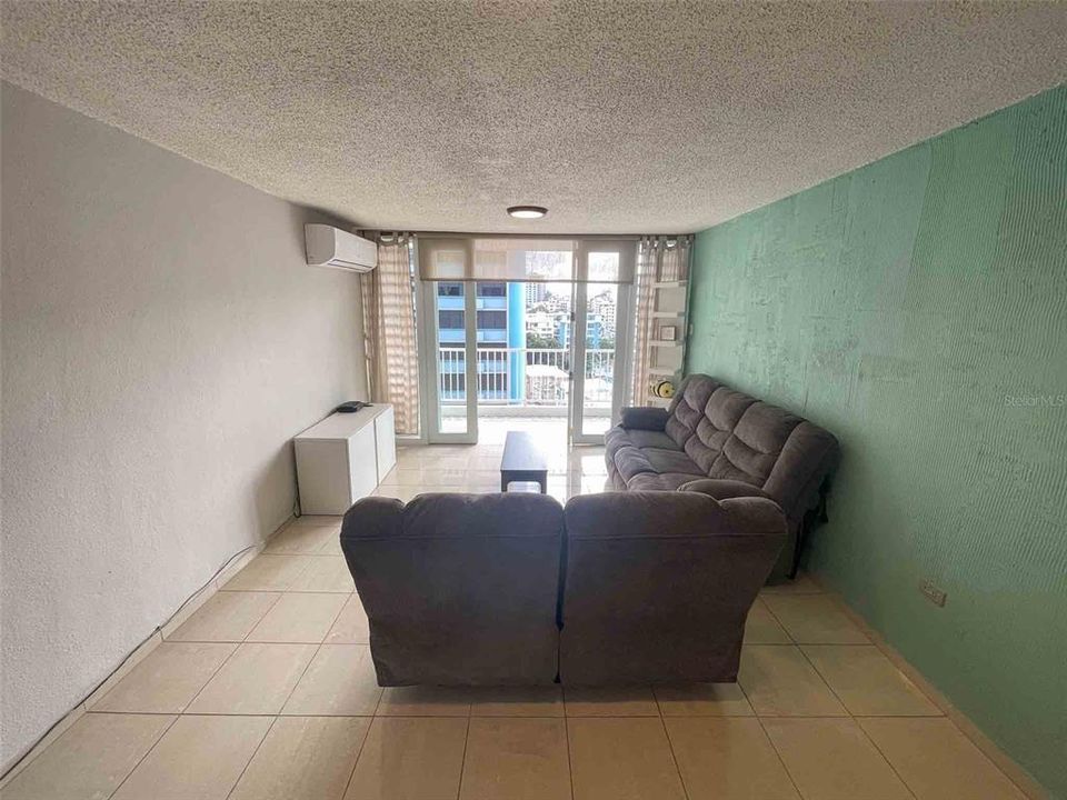 На продажу: $349,000 (2 спален, 2 ванн, 782 Квадратных фут)