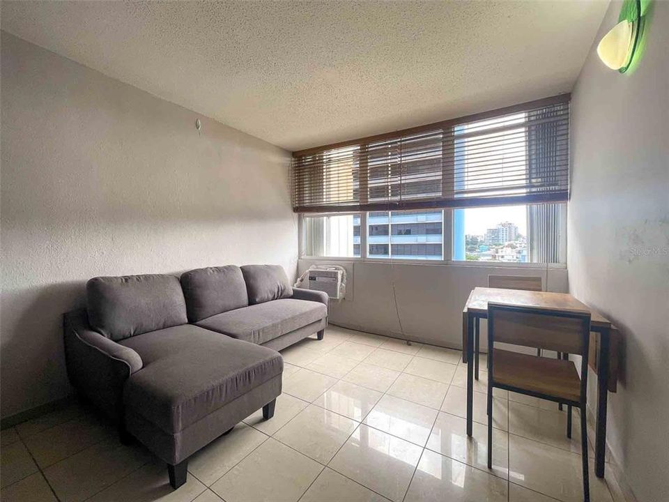 На продажу: $349,000 (2 спален, 2 ванн, 782 Квадратных фут)