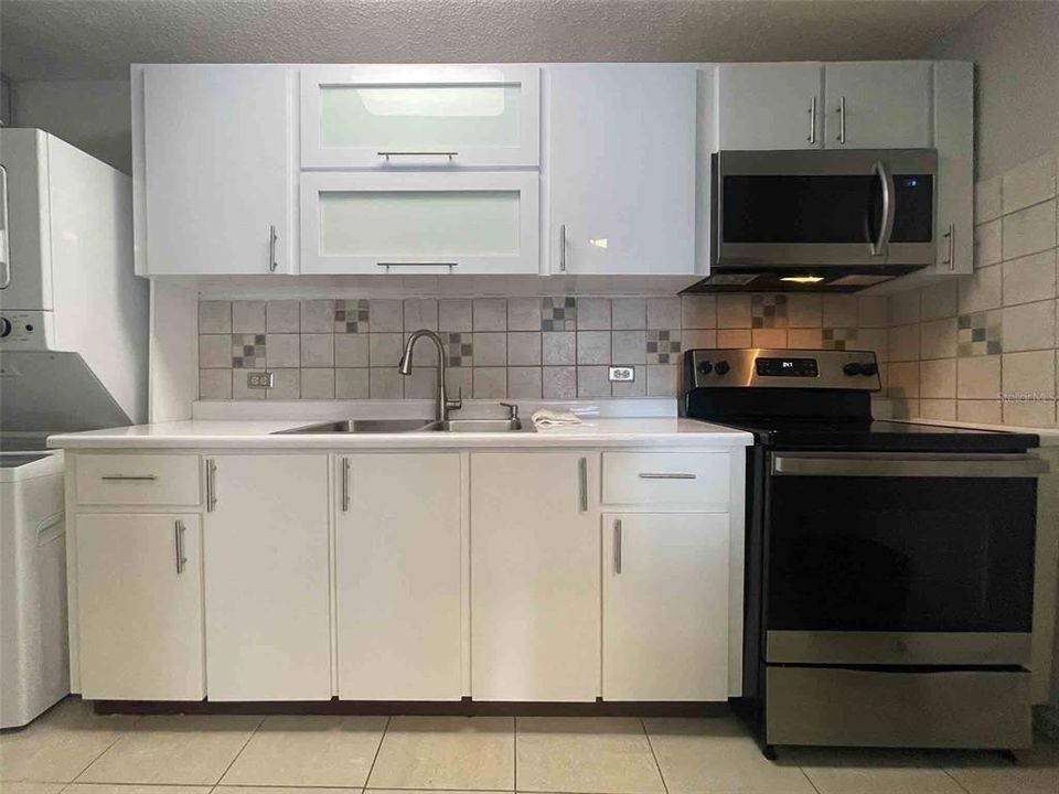 На продажу: $349,000 (2 спален, 2 ванн, 782 Квадратных фут)