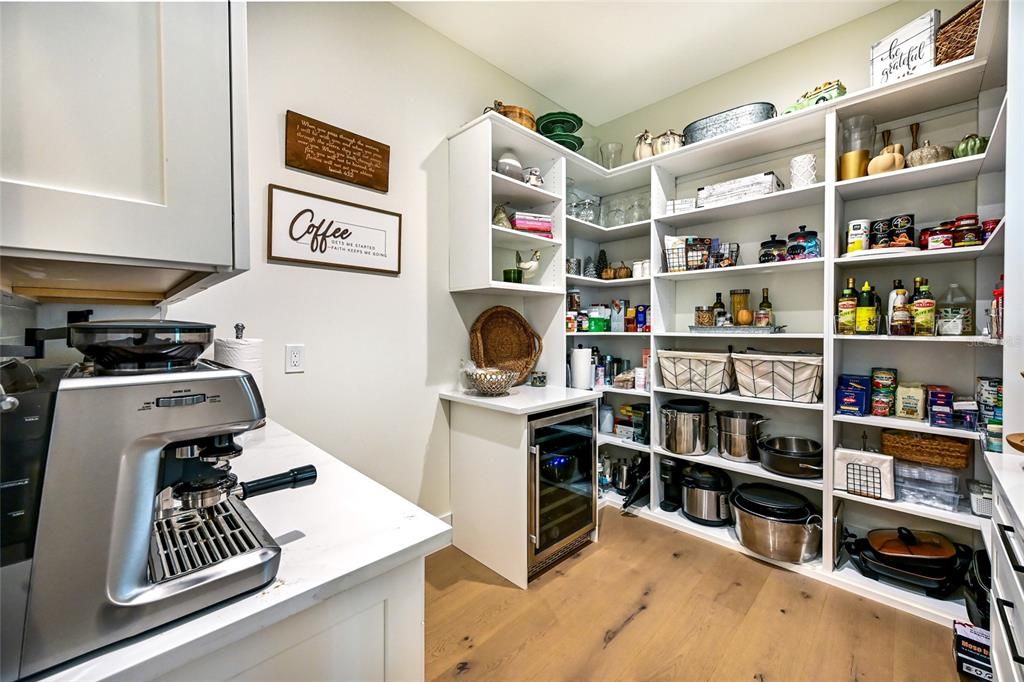 En Venta: $2,199,000 (4 camas, 4 baños, 3872 Pies cuadrados)