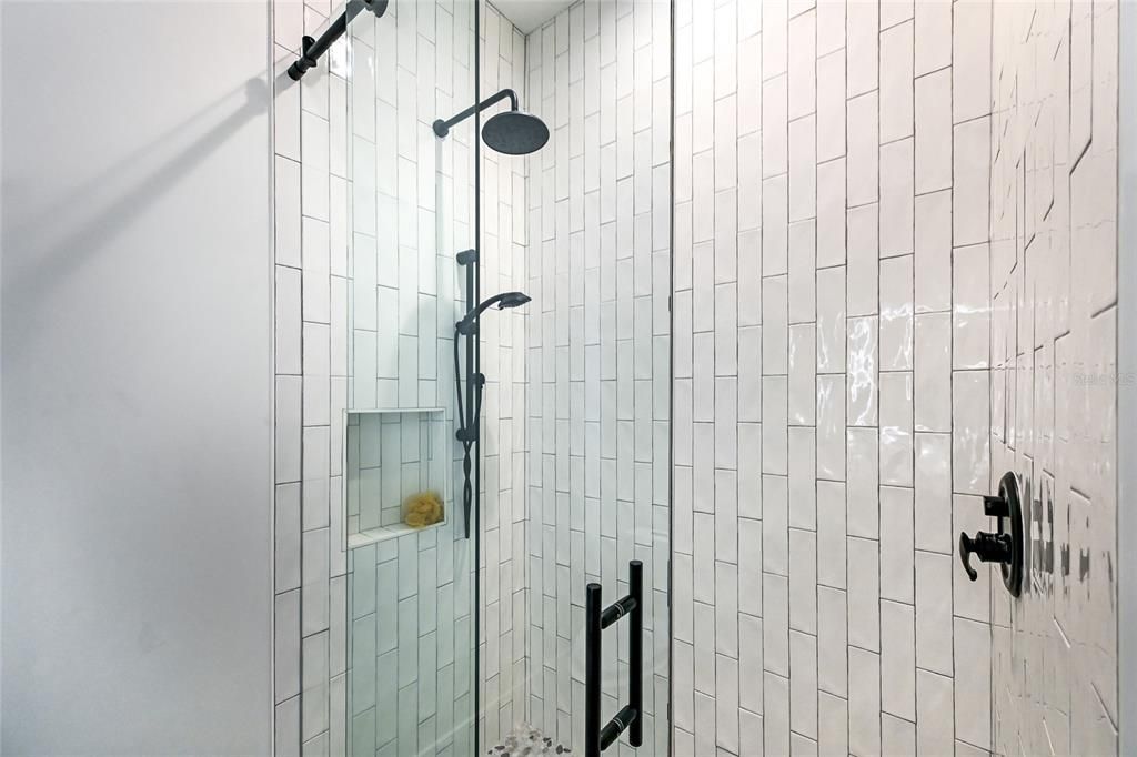 En Venta: $2,199,000 (4 camas, 4 baños, 3872 Pies cuadrados)