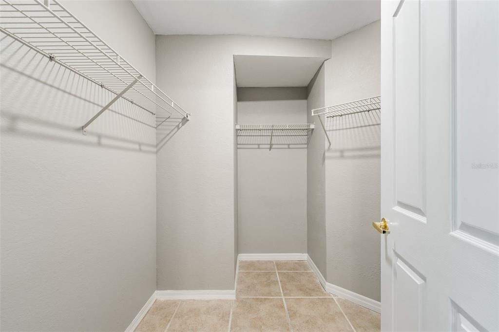 На продажу: $174,900 (2 спален, 2 ванн, 1038 Квадратных фут)