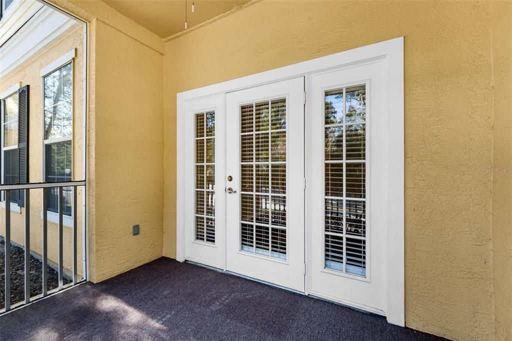 На продажу: $174,900 (2 спален, 2 ванн, 1038 Квадратных фут)