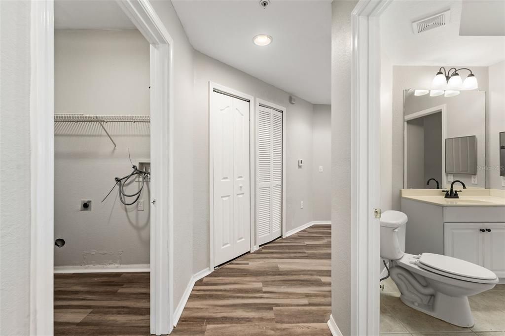 На продажу: $174,900 (2 спален, 2 ванн, 1038 Квадратных фут)