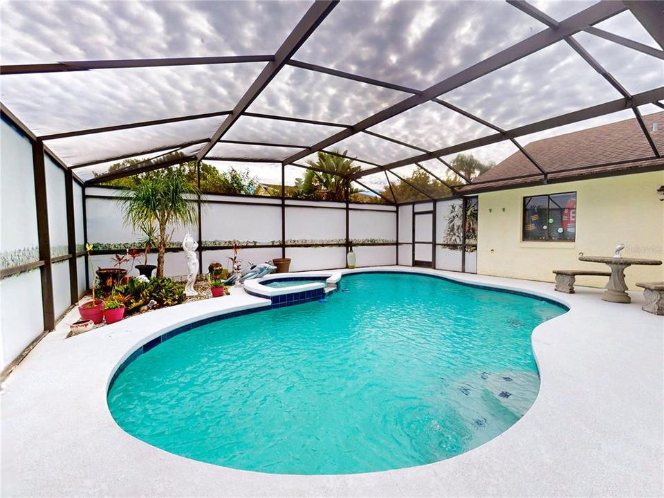 待售: $395,000 (4 贝兹, 2 浴室, 1976 平方英尺)