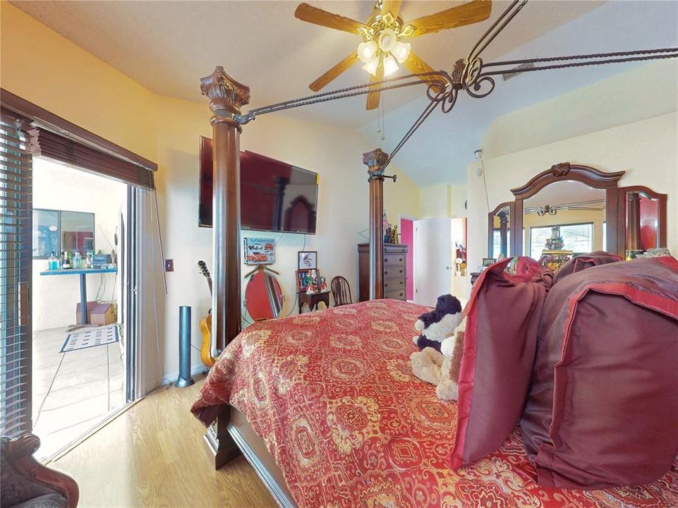 待售: $395,000 (4 贝兹, 2 浴室, 1976 平方英尺)