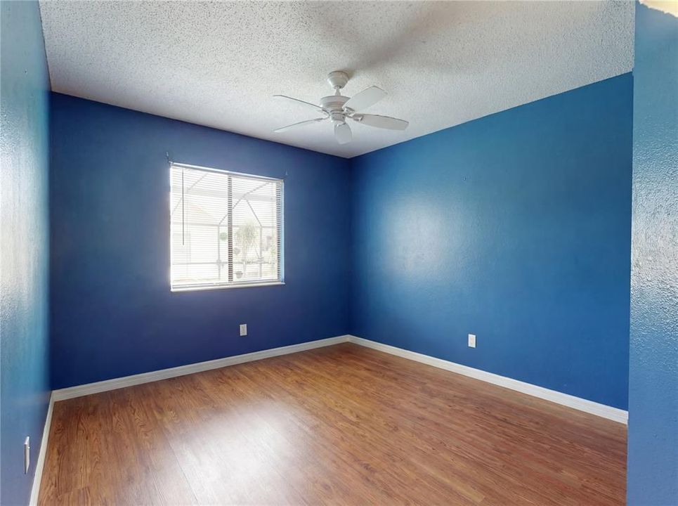 待售: $395,000 (4 贝兹, 2 浴室, 1976 平方英尺)