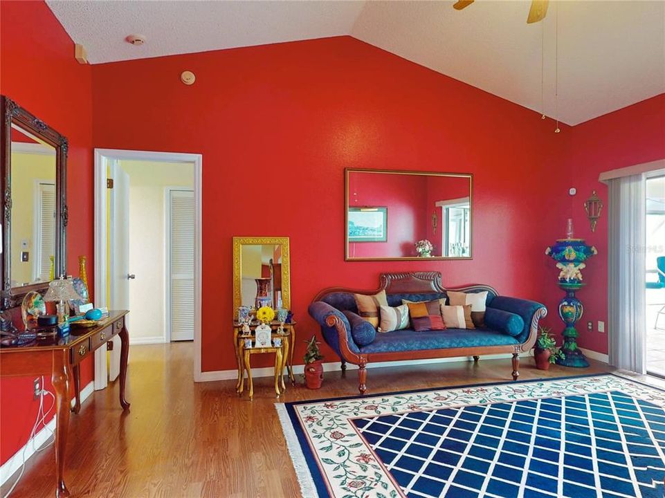 待售: $395,000 (4 贝兹, 2 浴室, 1976 平方英尺)