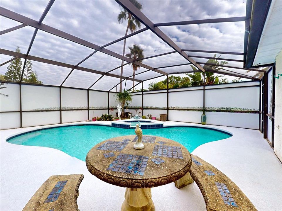 待售: $395,000 (4 贝兹, 2 浴室, 1976 平方英尺)