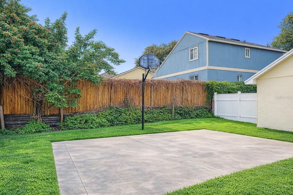 待售: $395,000 (4 贝兹, 2 浴室, 1976 平方英尺)