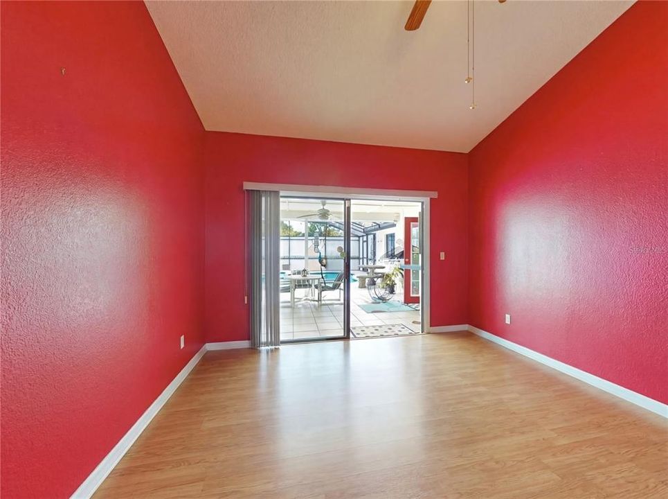 待售: $395,000 (4 贝兹, 2 浴室, 1976 平方英尺)