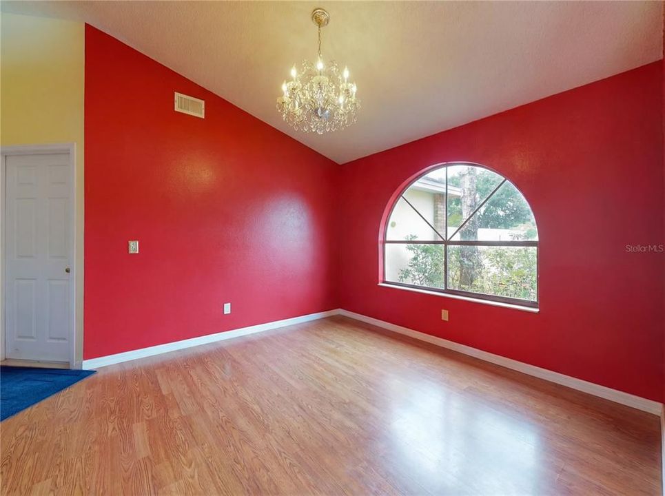 待售: $395,000 (4 贝兹, 2 浴室, 1976 平方英尺)