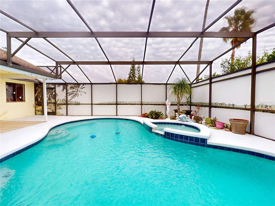 待售: $395,000 (4 贝兹, 2 浴室, 1976 平方英尺)