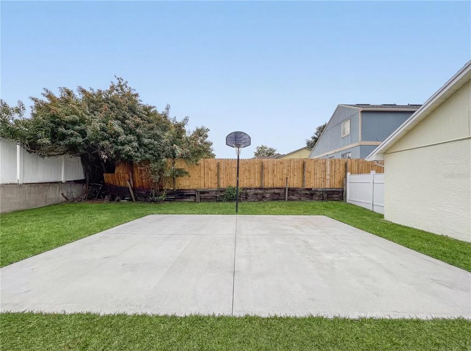 待售: $395,000 (4 贝兹, 2 浴室, 1976 平方英尺)